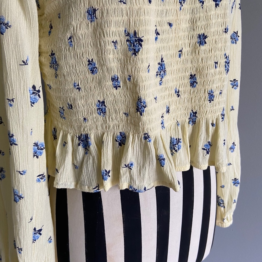Arizona smocked cropped blouse - Picture 8 of 10